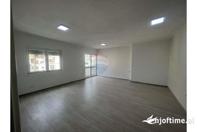 Ambient biznesi me qera 1+1 ne Tirane - 100,000 Leke