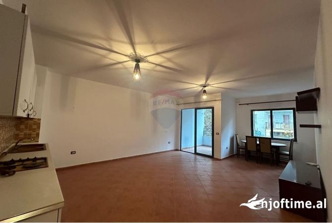 Shtepi ne shitje 2+1 ne Tirane - 136,000 Euro