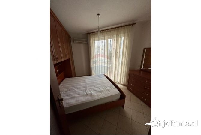 Shtepi me qera Duplex(shtepi me 2 kate) ne Tirane, 2+1, Mobilimi E mobiluar, Pagesa 500  Euro.