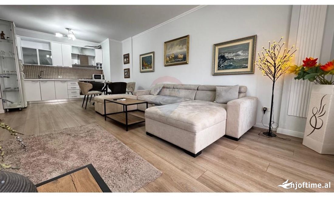 Shtepi me qera Apartament ne Tirane, 1+1, Mobilimi E mobiluar, Pagesa 720  Euro.