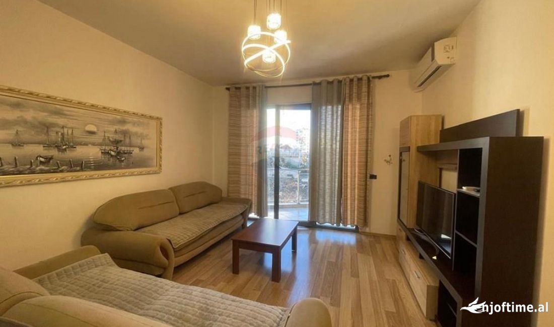 Shtepi me qera Apartament ne Tirane, 2+1, Mobilimi E mobiluar, Pagesa 750  Euro.