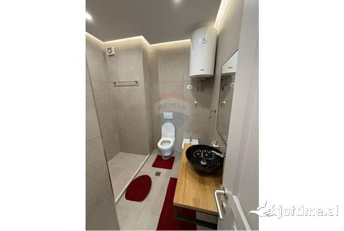 Shtepi me qera 2+1 ne Tirane - 800 Euro