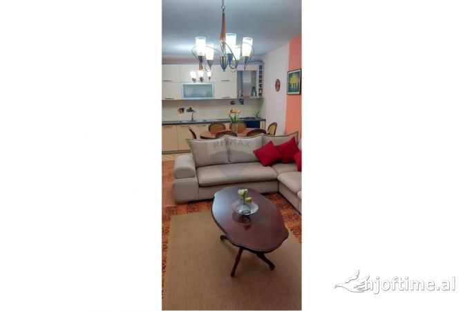 Shtepi me qera 1+1 ne Tirane - 55,000 Leke