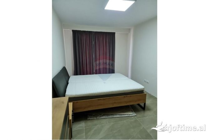 Shtepi ne shitje Apartament ne Tirane, 3+1, Mobilimi E mobiluar, Pagesa 220,000  Euro.