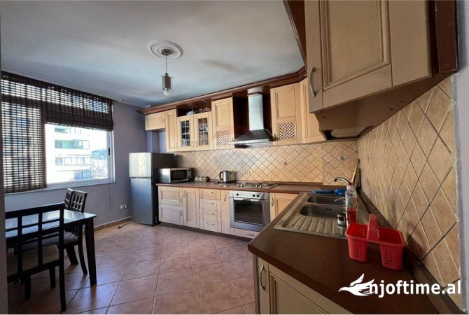 Shtepi me qera 2+1 ne Tirane - 700 Euro