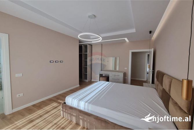 Shtepi me qera 3+1 ne Tirane - 1,600 Euro