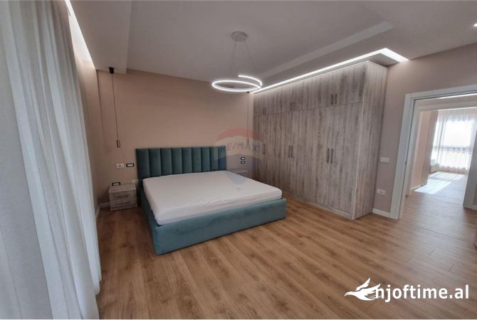 Shtepi me qera 3+1 ne Tirane - 1,600 Euro