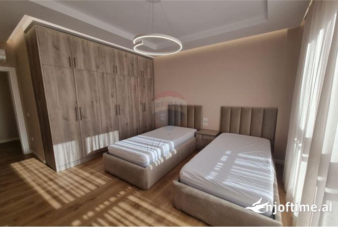 Shtepi me qera Apartament ne Tirane, 3+1, Mobilimi E mobiluar, Pagesa 1,600  Euro.