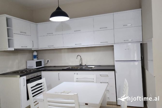 Shtepi me qera 1+1 ne Tirane - 650 Euro