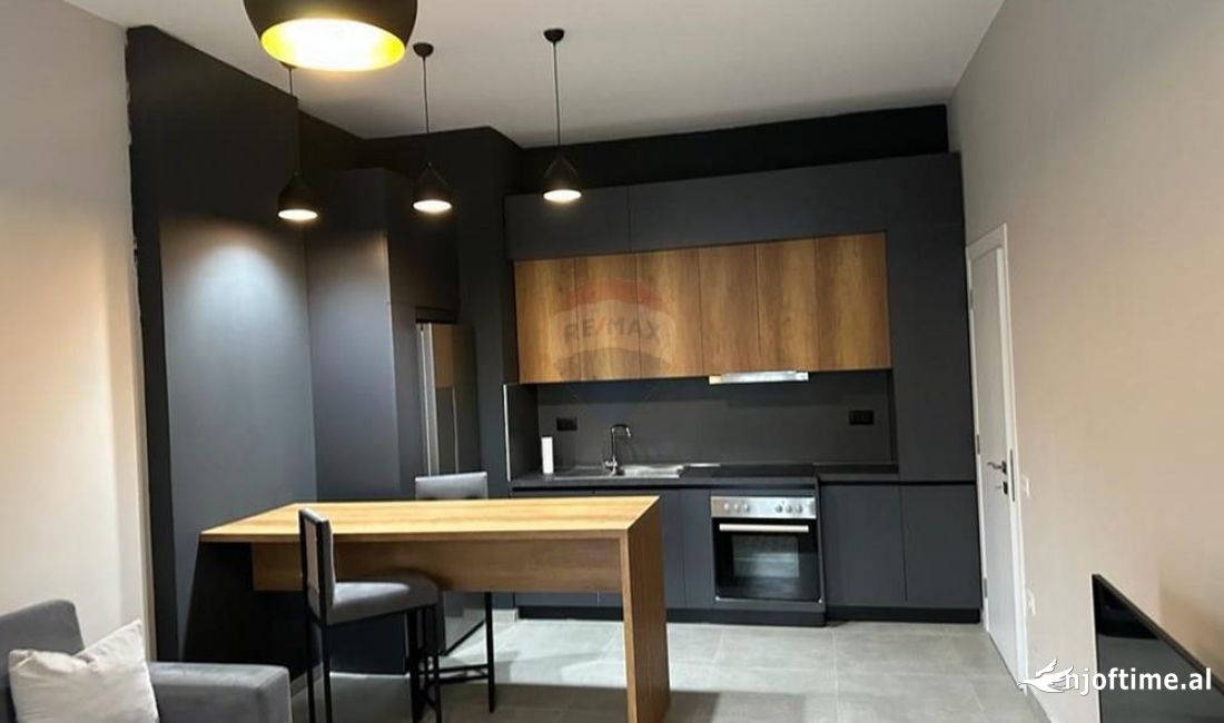 Shtepi me qera Apartament ne Tirane, 1+1, Mobilimi E mobiluar, Pagesa 800  Euro.