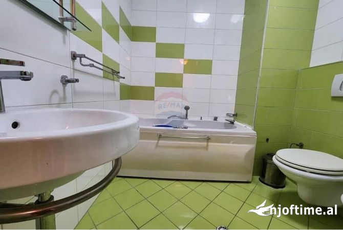 Shtepi ne shitje Apartament ne Tirane, 2+1, Mobilimi E mobiluar, Pagesa 195,000  Euro.