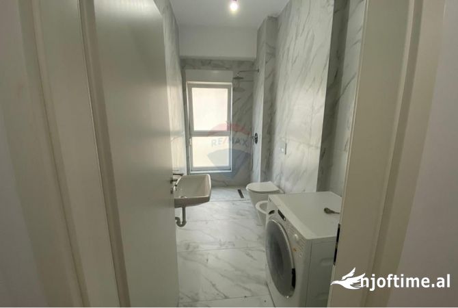 Shtepi me qera Apartament ne Tirane, 2+1, Mobilimi E mobiluar, Pagesa 1,000  Euro.