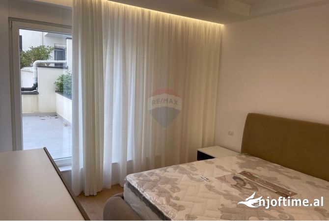 Shtepi me qera Apartament ne Tirane, 2+1, Mobilimi E mobiluar, Pagesa 1,000  Euro.