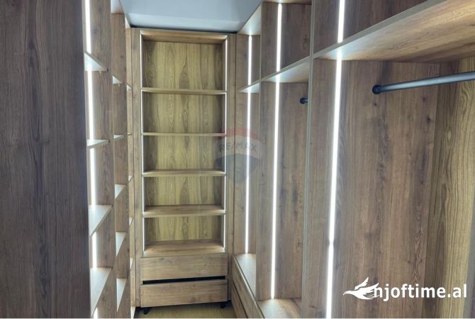 Shtepi me qera Apartament ne Tirane, 2+1, Mobilimi E mobiluar, Pagesa 1,000  Euro.