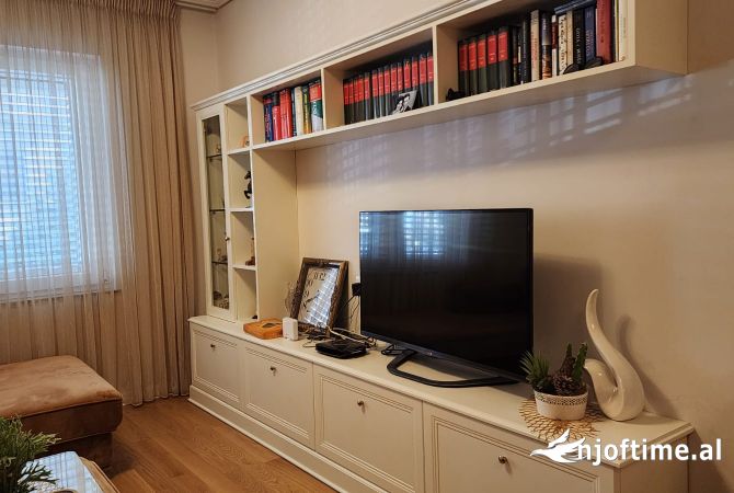 Shtepi me qera 2+1 ne Tirane - 800 Euro