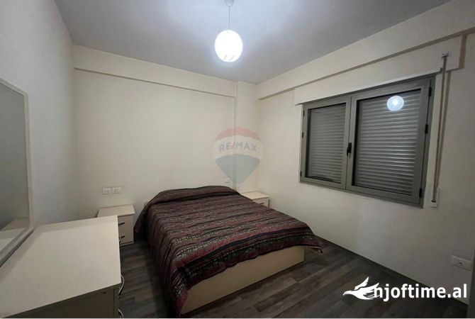 Shtepi me qera Apartament ne Tirane, 2+1, Mobilimi E mobiluar, Pagesa 900  Euro.