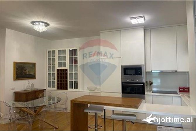 Shtepi me qera Apartament ne Tirane, 2+1, Mobilimi E mobiluar, Pagesa 700  Euro.