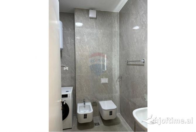 Shtepi me qera 2+1 ne Tirane - 1,200 Euro
