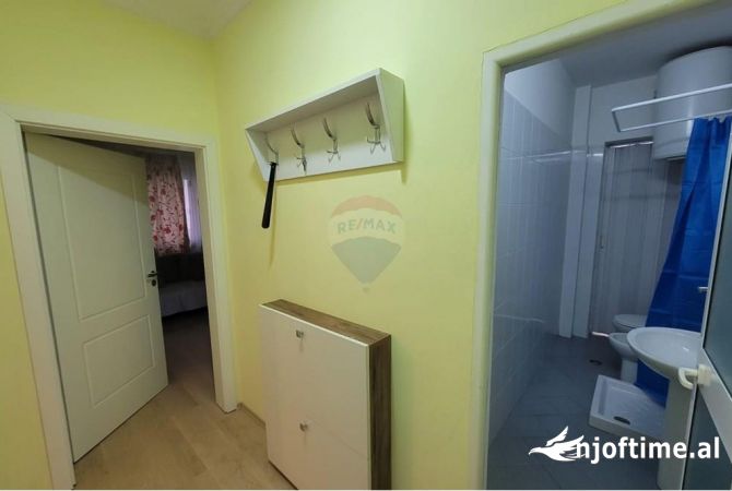 Shtepi me qera Apartament ne Tirane, 1+1, Mobilimi E mobiluar, Pagesa 60,000  Leke.