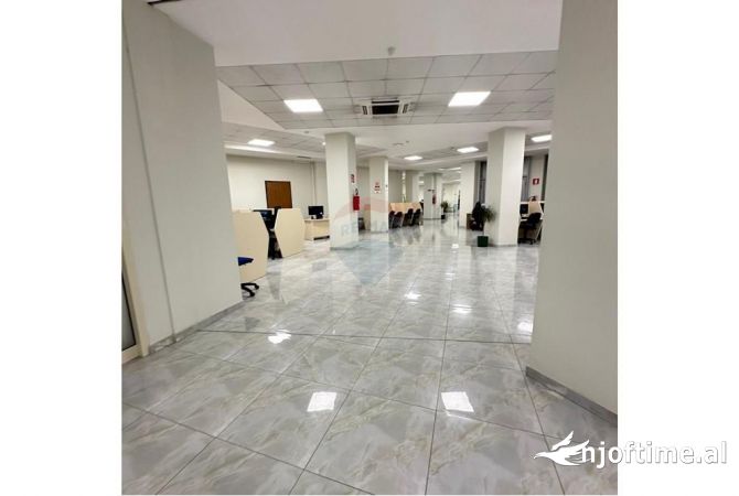 Ambient biznesi ne shitje 1+1 ne Tirane - 2,000 Euro
