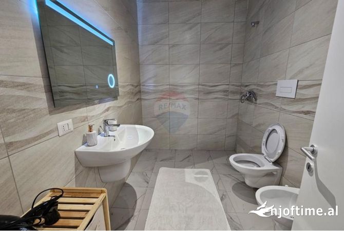 Shtepi me qera Apartament ne Tirane, 2+1, Mobilimi E mobiluar, Pagesa 600  Euro.