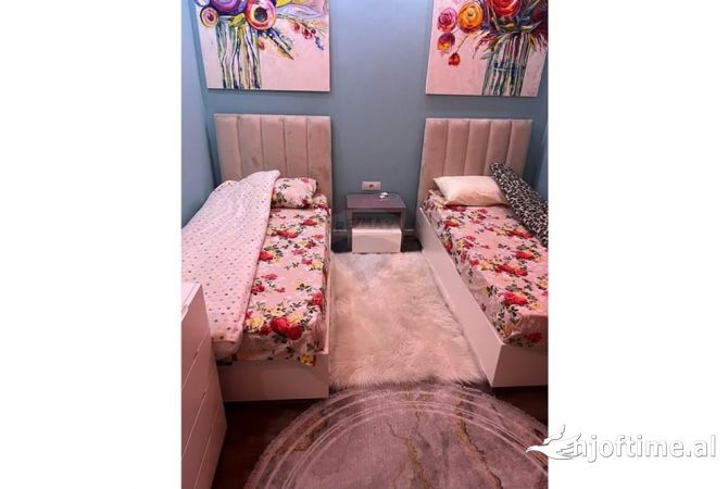 Shtepi me qera Apartament ne Tirane, 2+1, Mobilimi E mobiluar, Pagesa 700  Euro.