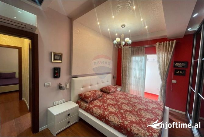 Shtepi me qera Apartament ne Tirane, 2+1, Mobilimi E mobiluar, Pagesa 900  Euro.