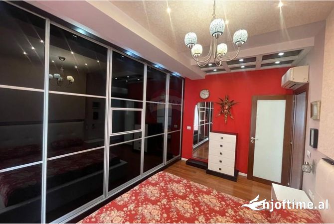 Shtepi me qera Apartament ne Tirane, 2+1, Mobilimi E mobiluar, Pagesa 900  Euro.