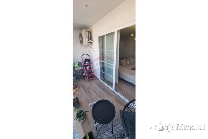 Shtepi ne shitje Apartament ne Durres, 2+1, Mobilimi E mobiluar, Pagesa 180,000  Euro.