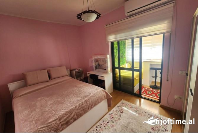 Shtepi me qera Apartament ne Tirane, 2+1, Mobilimi E mobiluar, Pagesa 900  Euro.