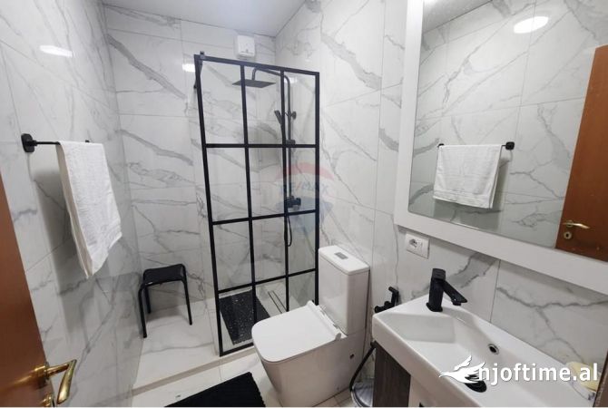 Shtepi me qera 2+1 ne Tirane - 900 Euro