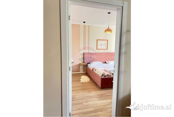 Shtepi me qera Apartament ne Tirane, 1+1, Mobilimi E mobiluar, Pagesa 700  Euro.