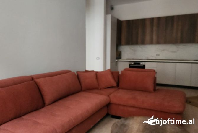 Shtepi me qera 1+1 ne Tirane - 900 Euro