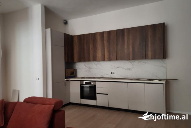 Shtepi me qera Apartament ne Tirane, 1+1, Mobilimi E mobiluar, Pagesa 900  Euro.