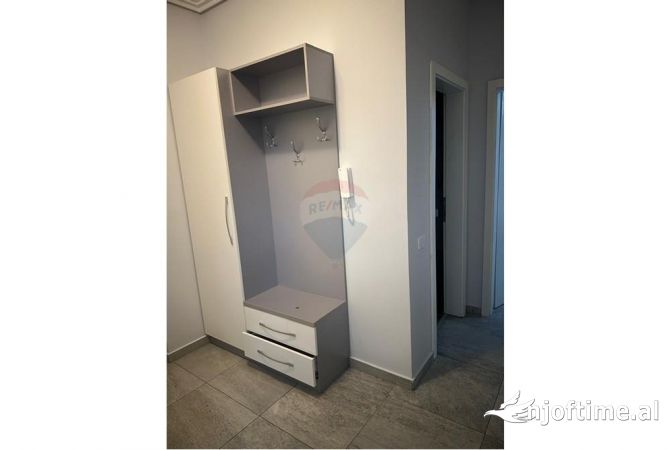 Shtepi me qera Apartament ne Tirane, 2+1, Mobilimi E mobiluar, Pagesa 700  Euro.