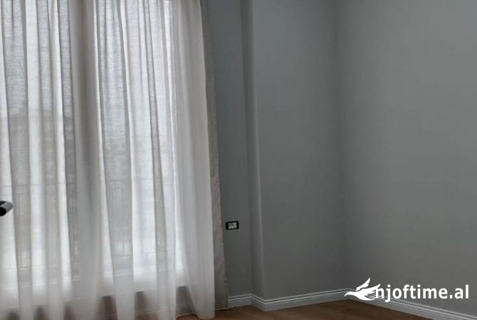 Shtepi me qera 2+1 ne Tirane - 1,200 Euro
