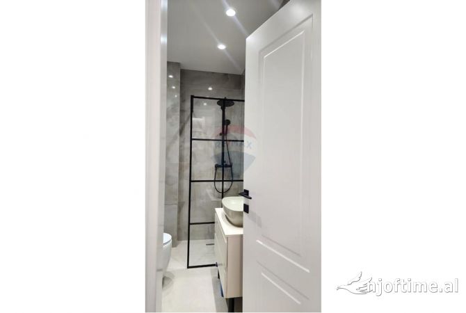 Shtepi me qera 2+1 ne Tirane - 1,000 Euro