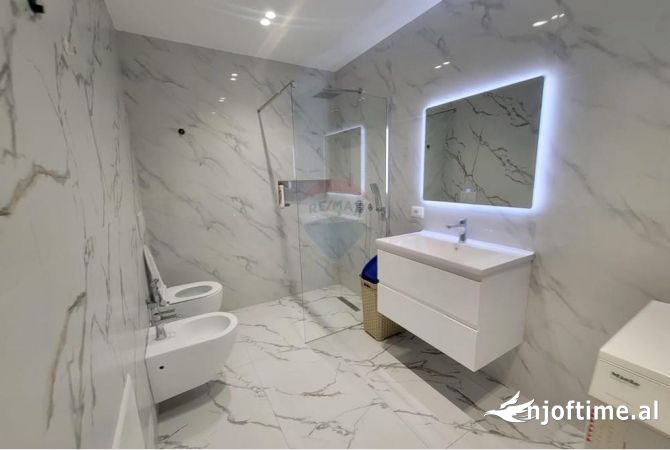 Shtepi me qera Apartament ne Tirane, 2+1, Mobilimi E mobiluar, Pagesa 1,000  Euro.