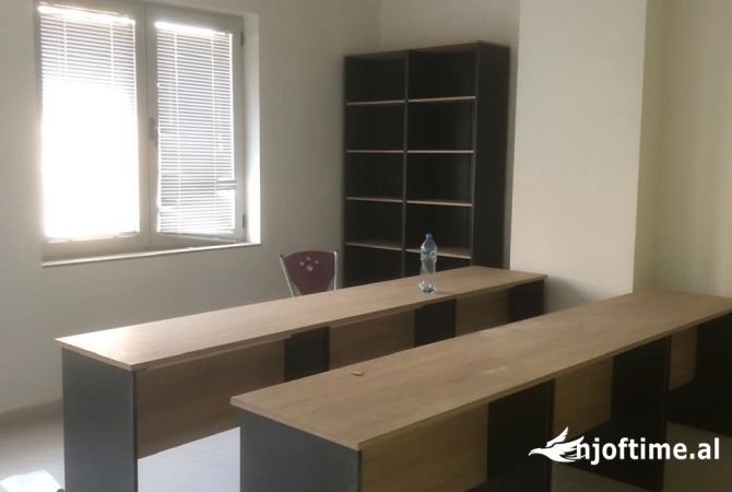 Ambient biznesi me qera 3+1 ne Tirane - 1,300 Euro