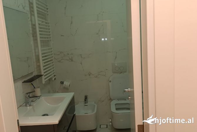 Shtepi me qera Apartament ne Tirane, 1+1, Mobilimi E mobiluar, Pagesa 700  Euro.