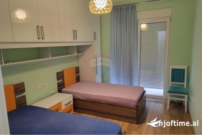 Shtepi me qera 2+1 ne Tirane - 700 Euro