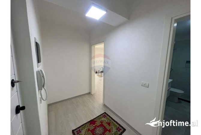 Ambient biznesi me qera 1+1 ne Tirane - 100,000 Leke