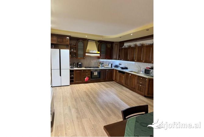 Casa in vendita 2+1 a Tirana - 299,000 Euro