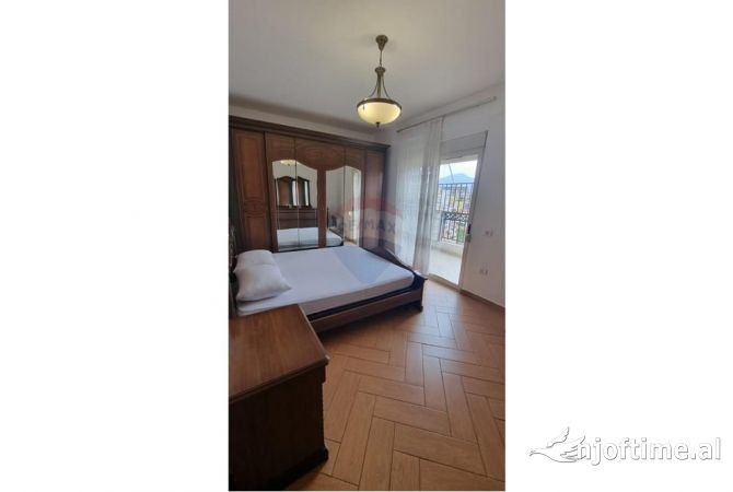 Shtepi ne shitje Apartament ne Tirane, 2+1, Mobilimi E mobiluar, Pagesa 262,000  Euro.