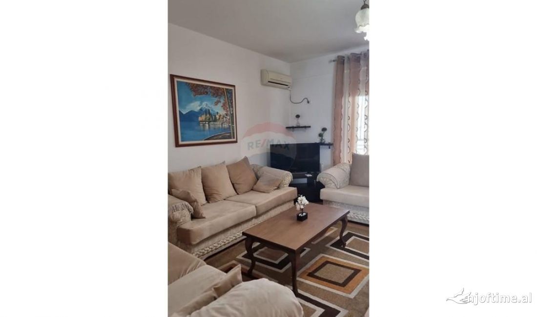 Shtepi ne shitje Apartament ne Tirane, 2+1, Mobilimi E mobiluar, Pagesa 262,000  Euro.