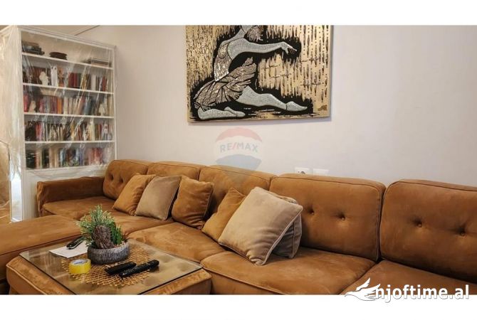 Shtepi me qera 2+1 ne Tirane - 750 Euro