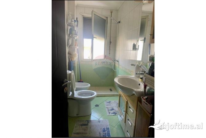 Shtepi ne shitje Apartament ne Tirane, 2+1, Mobilimi E mobiluar, Pagesa 139,000  Euro.