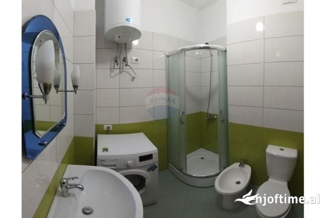 Shtepi ne shitje Apartament ne Tirane, 2+1, Mobilimi E mobiluar, Pagesa 120,000  Euro.