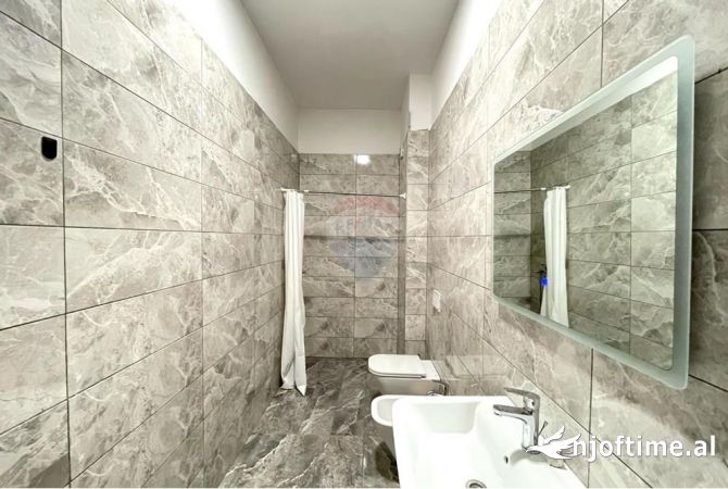 Shtepi me qera Apartament ne Tirane, 2+1, Mobilimi E mobiluar, Pagesa 800  Euro.