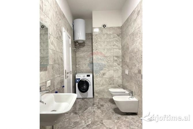 Shtepi me qera Apartament ne Tirane, 2+1, Mobilimi E mobiluar, Pagesa 800  Euro.